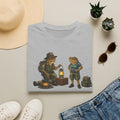 Kröten campen am Lagerfeuer, suchen Wärme, halten Laterne Unisex Softstyle T-Shirt
