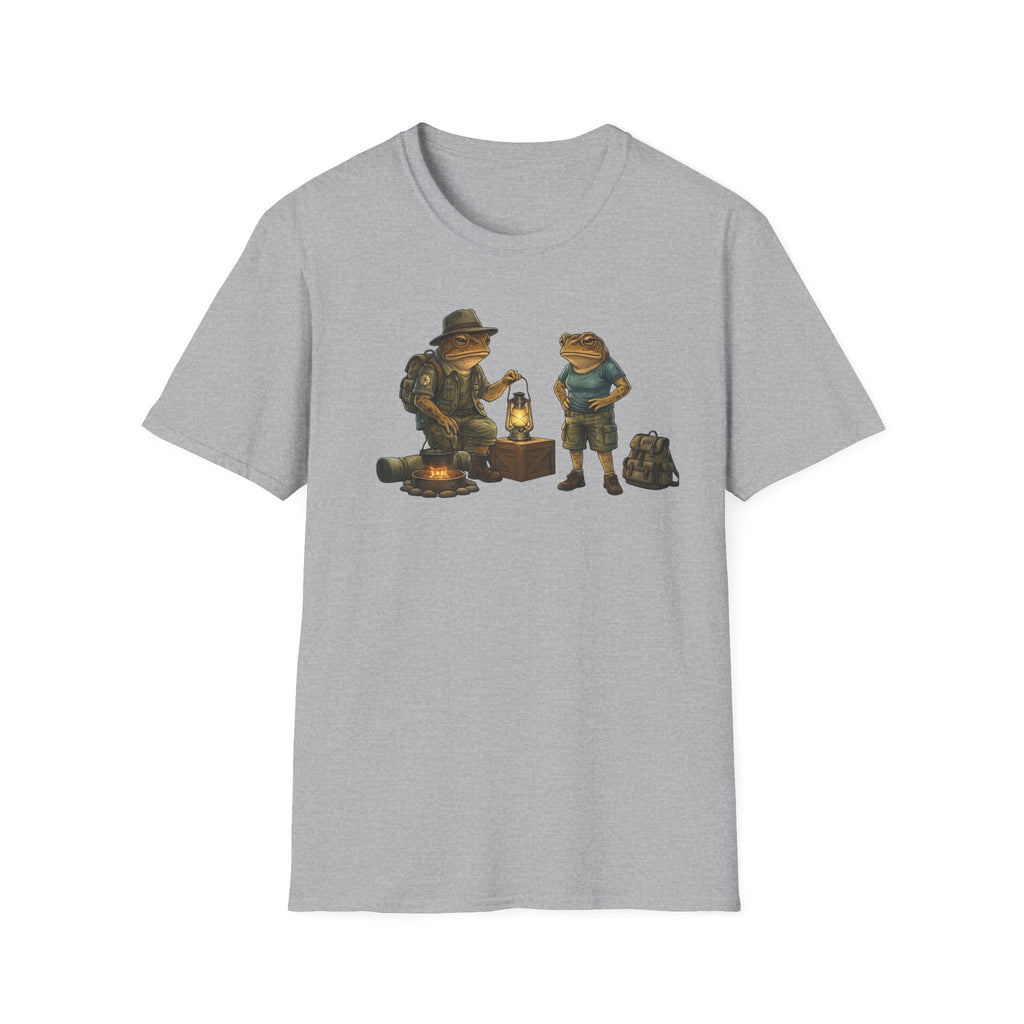 Kröten campen am Lagerfeuer, suchen Wärme, halten Laterne Unisex Softstyle T-Shirt
