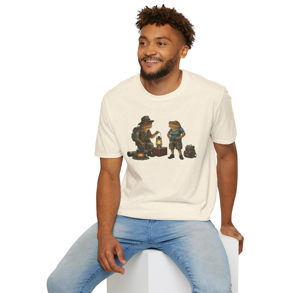 Kröten campen am Lagerfeuer, suchen Wärme, halten Laterne Unisex Softstyle T-Shirt